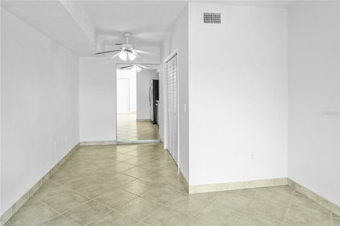 House in Punta Gorda, Florida 4 bedrooms, 136.01 sq.m. № 1530825 - photo 15