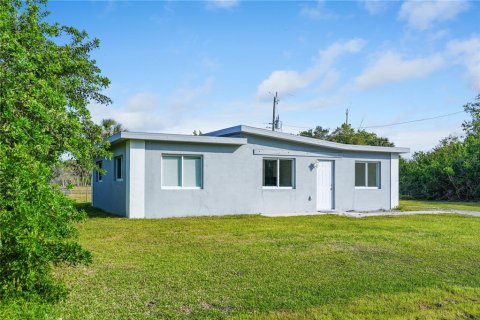 House in Punta Gorda, Florida 4 bedrooms, 136.01 sq.m. № 1530825 - photo 4