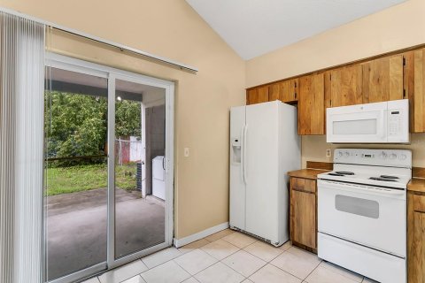 Apartment in Orlando, Florida 2 bedrooms, 75.99 sq.m. № 2277312 - photo 6