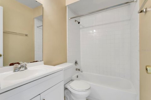 Apartment in Orlando, Florida 2 bedrooms, 75.99 sq.m. № 2277312 - photo 11