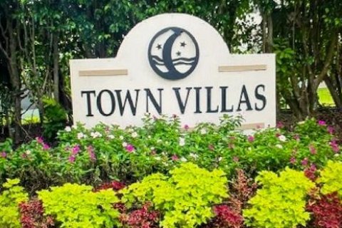 House in Boca Raton, Florida 2 bedrooms, 113.99 sq.m. № 1216166 - photo 1