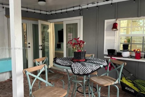 House in Miami, Florida 3 bedrooms, 129.78 sq.m. № 1994100 - photo 8