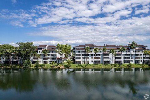 Condo in Miami, Florida, 1 bedroom  № 1766824 - photo 17
