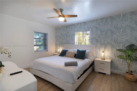 Casa en alquiler en Miami, Florida, 4 dormitorios, 219.25 m2 № 2152474 - foto 11