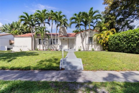 Casa en Miami, Florida 4 dormitorios, 219.25 m2 № 2152474