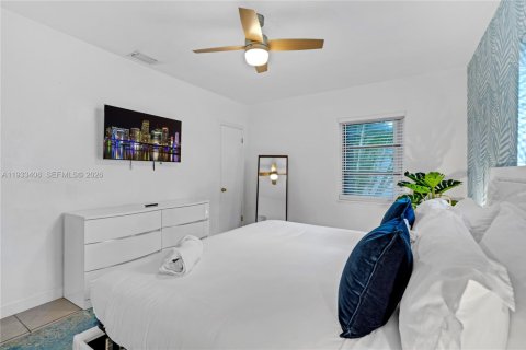 Casa en alquiler en Miami, Florida, 4 dormitorios, 219.25 m2 № 2152474 - foto 17