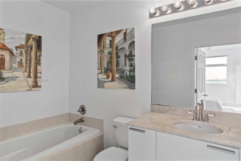Condo in Hollywood, Florida, 2 bedrooms  № 1850889 - photo 15