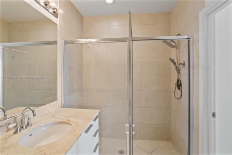 Condo in Hollywood, Florida, 2 bedrooms  № 1850889 - photo 16