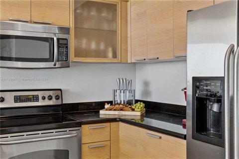 Condo in Hollywood, Florida, 2 bedrooms  № 1850889 - photo 10