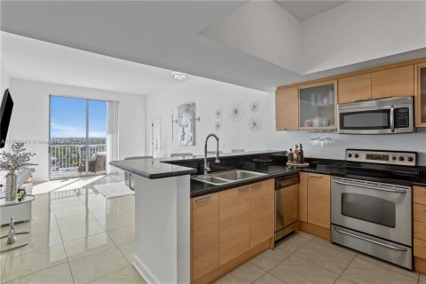 Condo in Hollywood, Florida, 2 bedrooms  № 1850889 - photo 8
