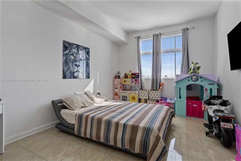 Condo in Hollywood, Florida, 2 bedrooms  № 1850889 - photo 17