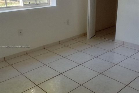 Villa ou maison à louer à Miami, Floride: 2 chambres, 79.15 m2 № 1963247 - photo 9