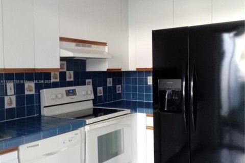 Villa ou maison à louer à Miami, Floride: 2 chambres, 79.15 m2 № 1963247 - photo 13