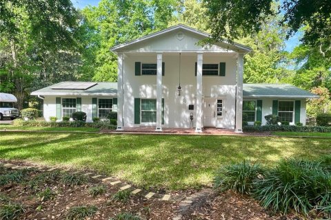 House in Gainesville, Florida 4 bedrooms, 272.58 sq.m. № 2125060
