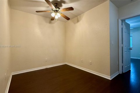 Adosado en alquiler en Riviera Beach, Florida, 2 dormitorios, 113.99 m2 № 1929112 - foto 20
