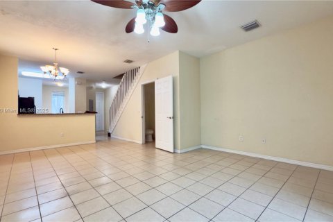 Adosado en alquiler en Riviera Beach, Florida, 2 dormitorios, 113.99 m2 № 1929112 - foto 9