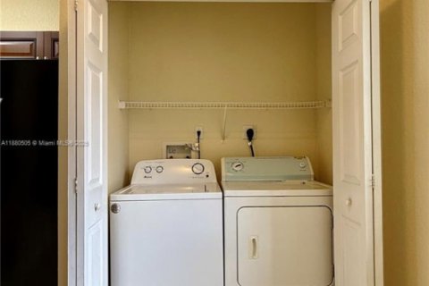 Adosado en alquiler en Riviera Beach, Florida, 2 dormitorios, 113.99 m2 № 1929112 - foto 14