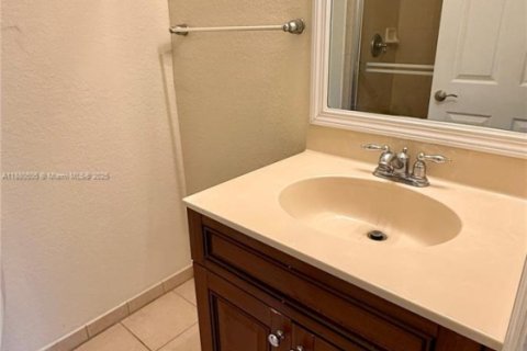 Adosado en alquiler en Riviera Beach, Florida, 2 dormitorios, 113.99 m2 № 1929112 - foto 24