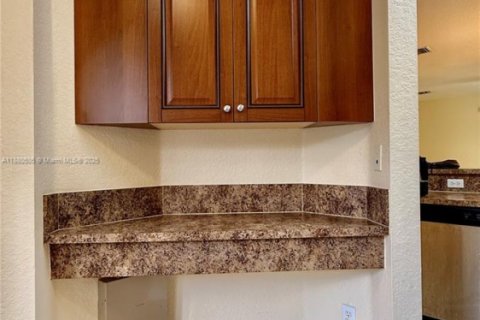 Adosado en alquiler en Riviera Beach, Florida, 2 dormitorios, 113.99 m2 № 1929112 - foto 13