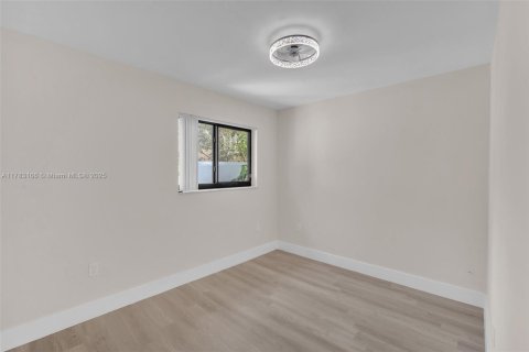House in Sunrise, Florida 3 bedrooms, 126.72 sq.m. № 1756593 - photo 21