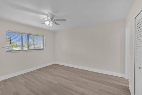 House in Sunrise, Florida 3 bedrooms, 126.72 sq.m. № 1756593 - photo 26