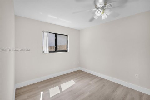 House in Sunrise, Florida 3 bedrooms, 126.72 sq.m. № 1756593 - photo 23