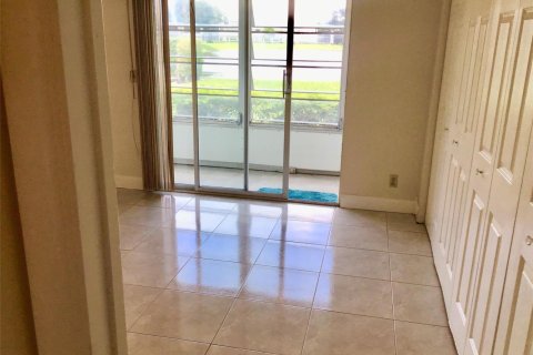 Condo in Boca Raton, Florida, 1 bedroom № 2261412 - photo 12