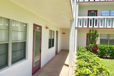 Condo in Boca Raton, Florida, 1 bedroom № 2261412 - photo 20