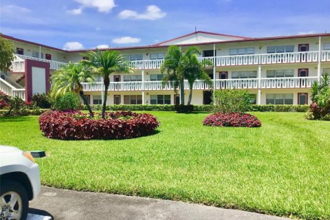 Condo in Boca Raton, Florida, 1 bedroom № 2261412 - photo 25