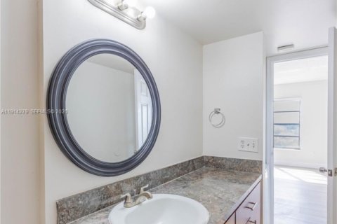 Купить кондоминиум в Лодерхилл, Флорида 6 комнат, 90.3м2, № 1972850 - фото 26