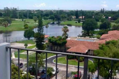 Condo in Lauderhill, Florida, 2 bedrooms  № 1972850 - photo 4