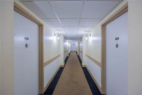 Купить кондоминиум в Лодерхилл, Флорида 6 комнат, 90.3м2, № 1972850 - фото 28