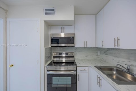 Купить кондоминиум в Лодерхилл, Флорида 6 комнат, 90.3м2, № 1972850 - фото 15