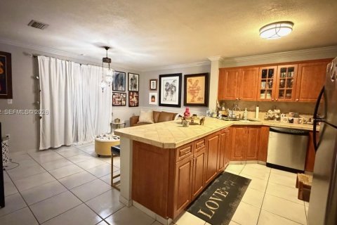 Кондоминиум с 3 спальнями в Хайалиа Гарденс, Флорида № 2017657