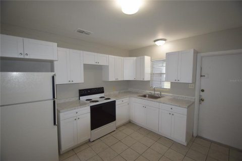 Apartamento en alquiler en Auburndale, Florida, 2 dormitorios, 75.25 m2 № 2106226 - foto 11