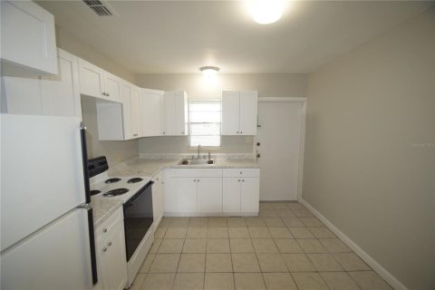 Apartamento en alquiler en Auburndale, Florida, 2 dormitorios, 75.25 m2 № 2106226 - foto 12