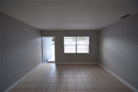 Apartamento en alquiler en Auburndale, Florida, 2 dormitorios, 75.25 m2 № 2106226 - foto 13