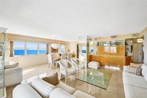 Купить кондоминиум в Холливуд, Флорида 3 спальни, 184.88м2, № 1987272 - фото 8