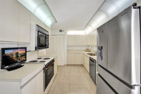 Купить кондоминиум в Холливуд, Флорида 3 спальни, 184.88м2, № 1987272 - фото 15