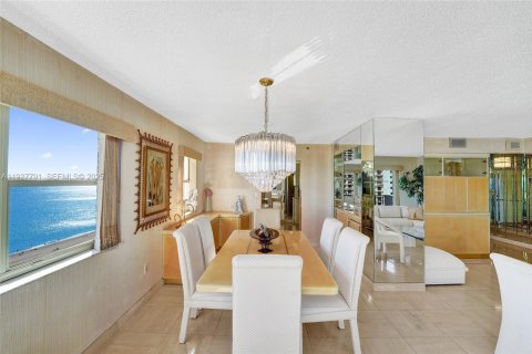 Купить кондоминиум в Холливуд, Флорида 3 спальни, 184.88м2, № 1987272 - фото 10