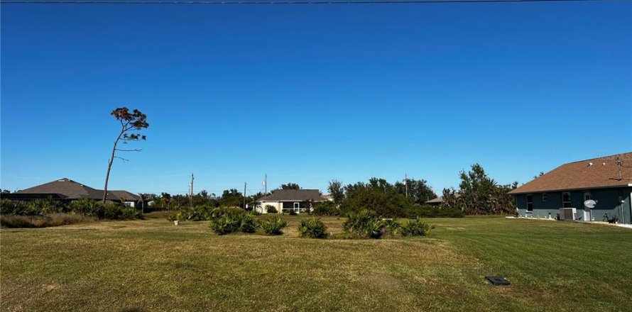 Land in Rotonda, Florida № 1723732