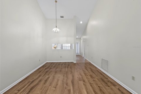 House in Sarasota, Florida 2 bedrooms, 97.55 sq.m. № 2267355 - photo 9