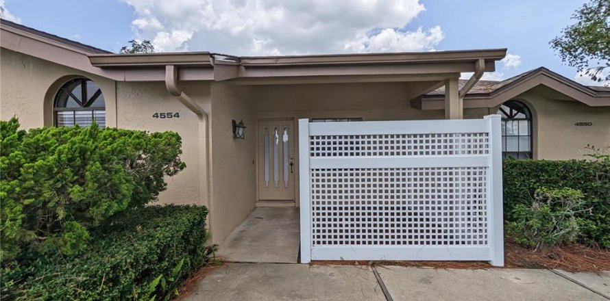 House in Sarasota, Florida 2 bedrooms, 97.55 sq.m. № 2267355