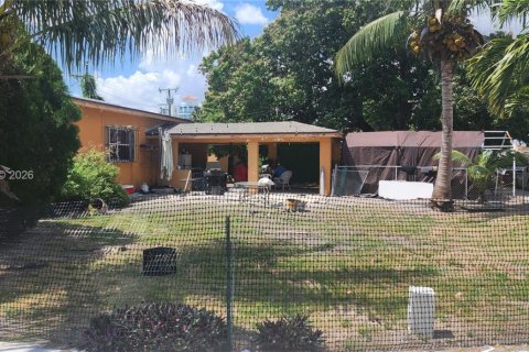Propiedad comercial en venta en Miami, Florida, 221.11 m2 № 1995379 - foto 3