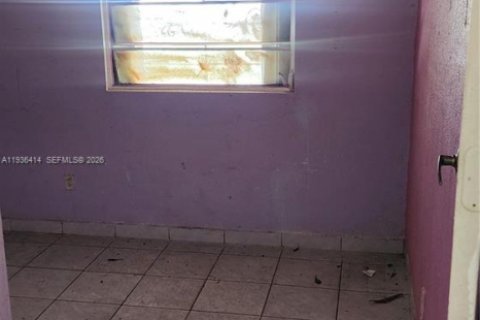 Propiedad comercial en venta en Miami, Florida, 221.11 m2 № 1995379 - foto 13