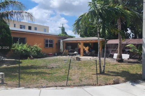 Propiedad comercial en venta en Miami, Florida, 221.11 m2 № 1995379 - foto 4