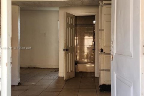 Propiedad comercial en venta en Miami, Florida, 221.11 m2 № 1995379 - foto 22