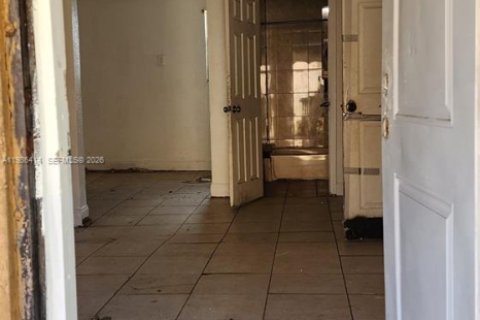 Propiedad comercial en venta en Miami, Florida, 221.11 m2 № 1995379 - foto 21