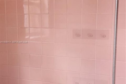 Propiedad comercial en venta en Miami, Florida, 221.11 m2 № 1995379 - foto 26