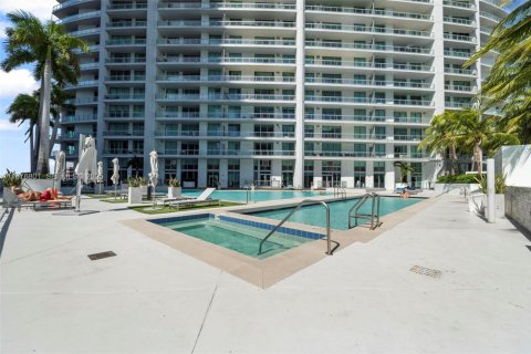 Condominio en venta en Miami, Florida, 2 dormitorios, 108.88 m2 № 1936530 - foto 27